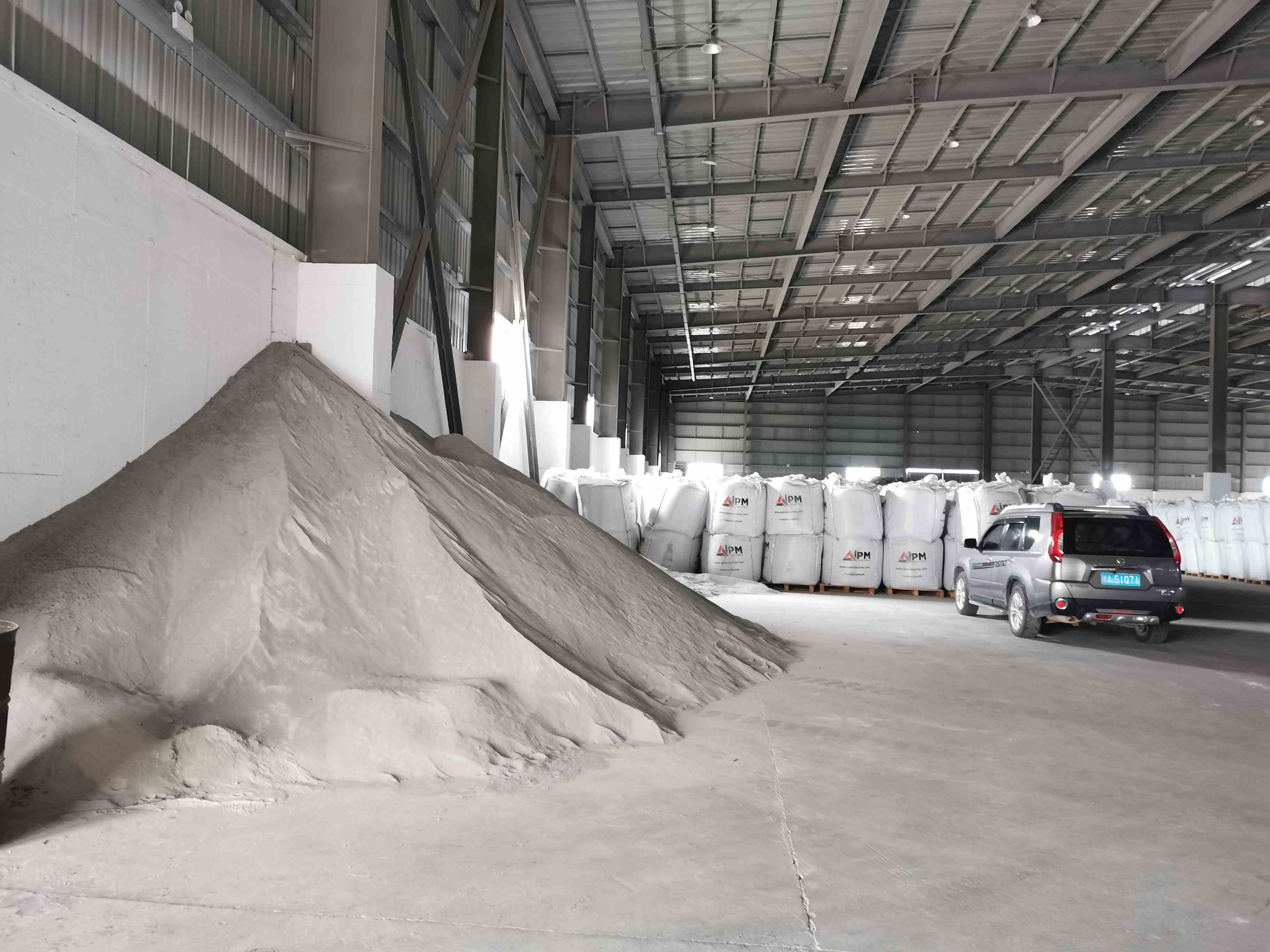 How Does the Use of Silica in Cement Influence Long-Term Compressive Strength and Permeability?